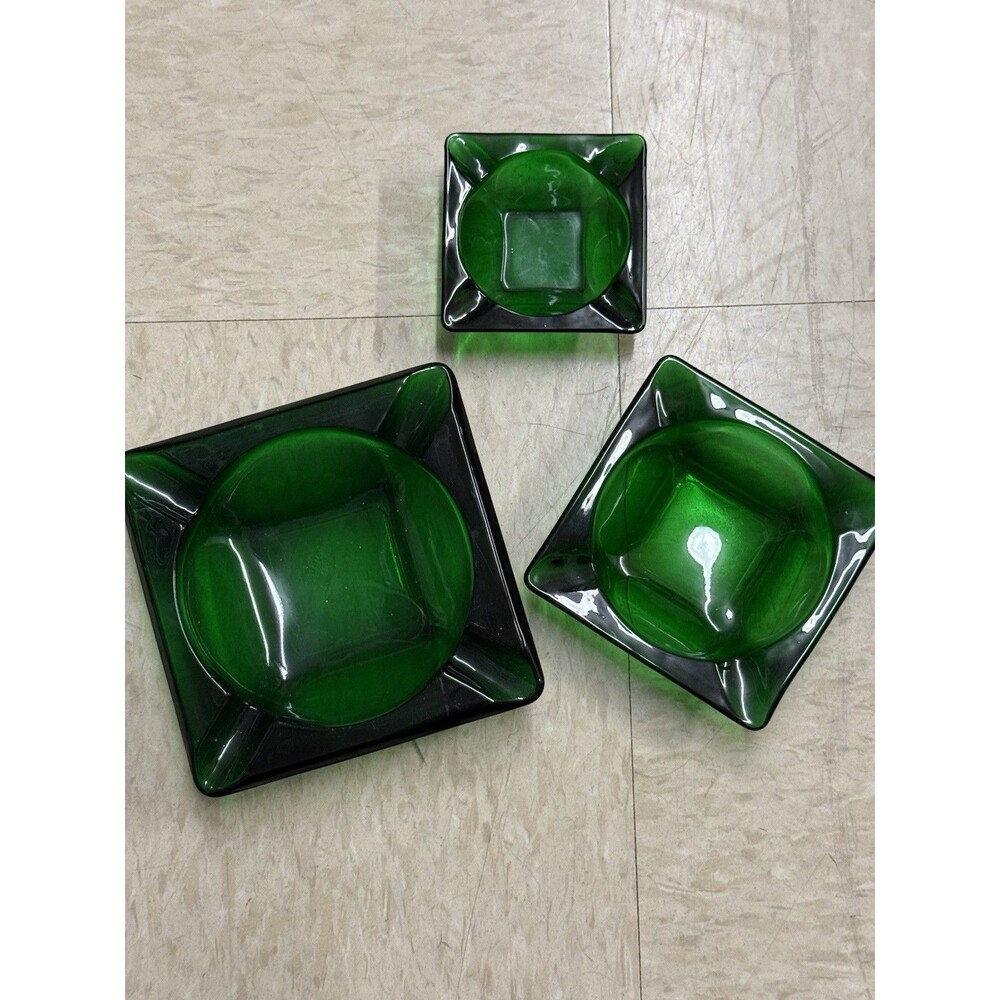 Vintage Emerald Forest Green Glass Square Ashtrays Set Of 3 MCM Mad Men Decor